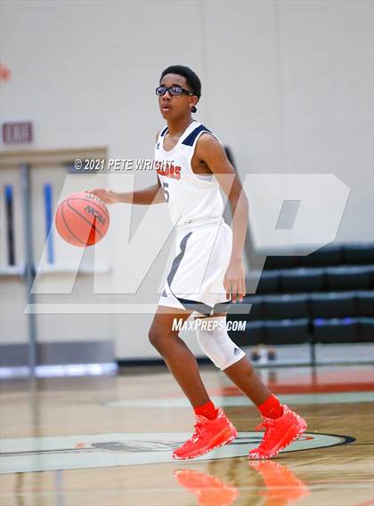 Thumbnail 1 in Sarasota vs Bradenton Christian (Sarasota JV Classic) photogallery.