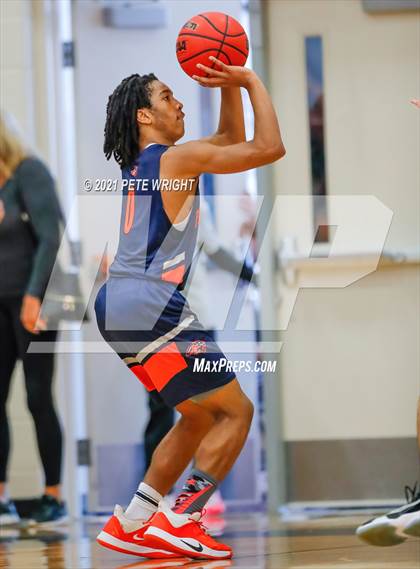 Thumbnail 1 in Sarasota vs Bradenton Christian (Sarasota JV Classic) photogallery.
