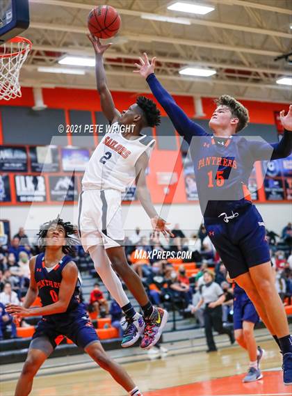 Thumbnail 2 in Sarasota vs Bradenton Christian (Sarasota JV Classic) photogallery.