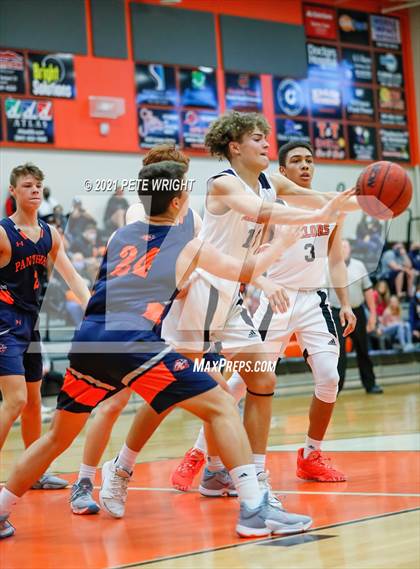 Thumbnail 3 in Sarasota vs Bradenton Christian (Sarasota JV Classic) photogallery.