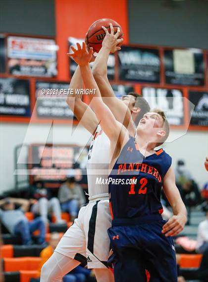 Thumbnail 1 in Sarasota vs Bradenton Christian (Sarasota JV Classic) photogallery.