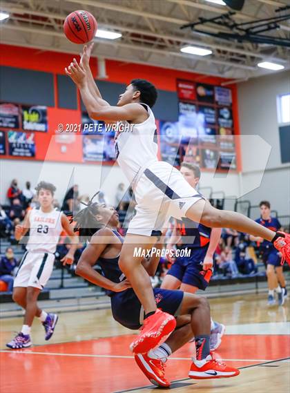 Thumbnail 3 in Sarasota vs Bradenton Christian (Sarasota JV Classic) photogallery.