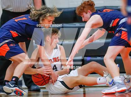 Thumbnail 2 in Sarasota vs Bradenton Christian (Sarasota JV Classic) photogallery.