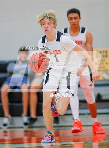 Thumbnail 2 in Sarasota vs Bradenton Christian (Sarasota JV Classic) photogallery.