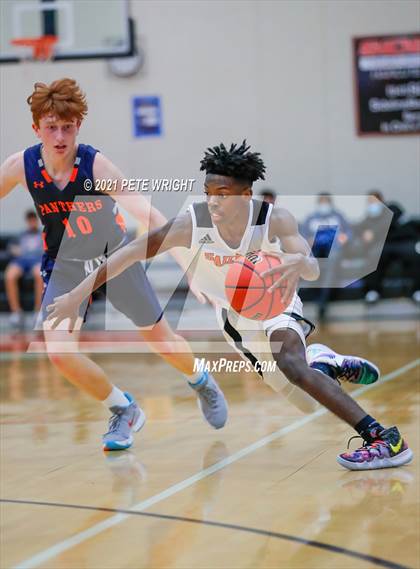 Thumbnail 1 in Sarasota vs Bradenton Christian (Sarasota JV Classic) photogallery.