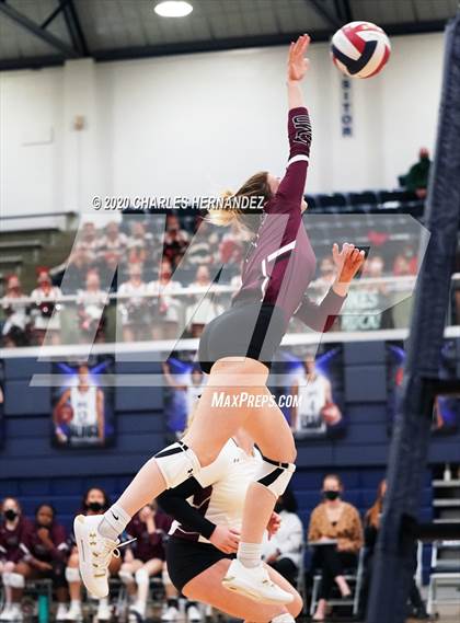 Thumbnail 2 in The Woodlands vs Wylie (UIL 6A Regional Semifinal) photogallery.