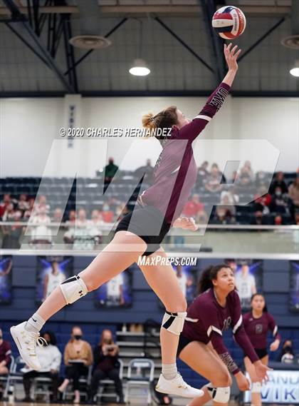 Thumbnail 1 in The Woodlands vs Wylie (UIL 6A Regional Semifinal) photogallery.