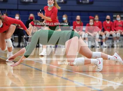 Thumbnail 3 in The Woodlands vs Wylie (UIL 6A Regional Semifinal) photogallery.