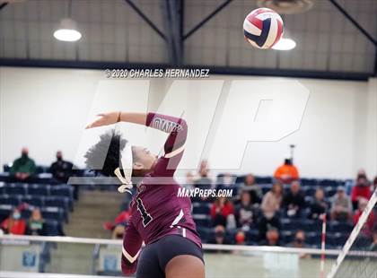 Thumbnail 2 in The Woodlands vs Wylie (UIL 6A Regional Semifinal) photogallery.