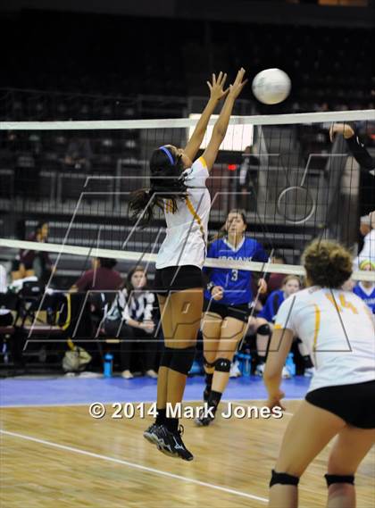 Thumbnail 2 in Phoenix Country Day vs. Valley Christian (AIA D4 Playoff) photogallery.