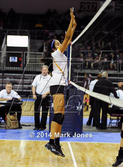 Thumbnail 2 in Phoenix Country Day vs. Valley Christian (AIA D4 Playoff) photogallery.