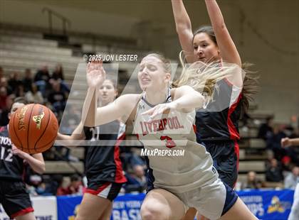 Thumbnail 2 in Liverpool vs. Syosset (NYSPHSAA Class AAA State Semi-Final) photogallery.