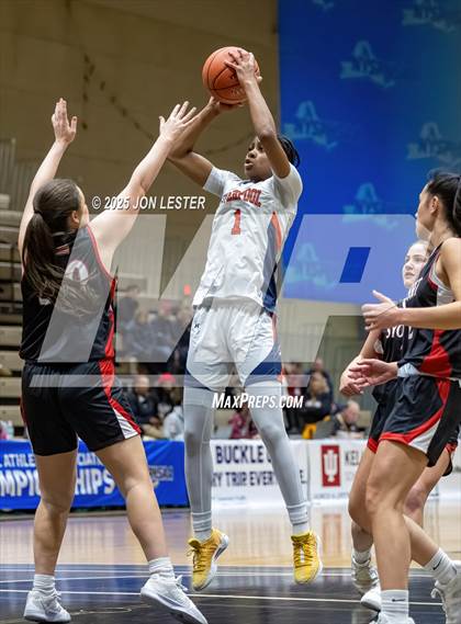Thumbnail 2 in Liverpool vs. Syosset (NYSPHSAA Class AAA State Semi-Final) photogallery.