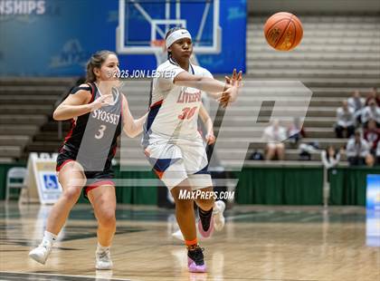 Thumbnail 1 in Liverpool vs. Syosset (NYSPHSAA Class AAA State Semi-Final) photogallery.