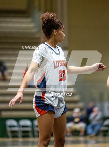 Thumbnail 3 in Liverpool vs. Syosset (NYSPHSAA Class AAA State Semi-Final) photogallery.