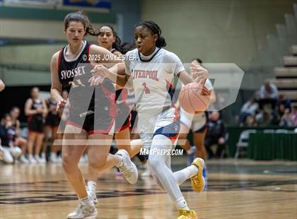 Thumbnail 2 in Liverpool vs. Syosset (NYSPHSAA Class AAA State Semi-Final) photogallery.