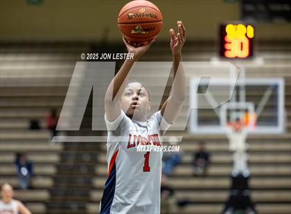 Thumbnail 2 in Liverpool vs. Syosset (NYSPHSAA Class AAA State Semi-Final) photogallery.