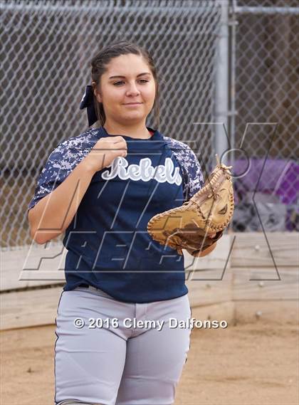 Thumbnail 1 in Columbine @ Chatfield photogallery.