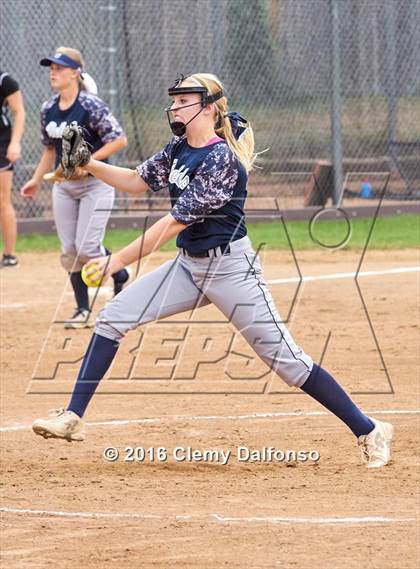 Thumbnail 3 in Columbine @ Chatfield photogallery.