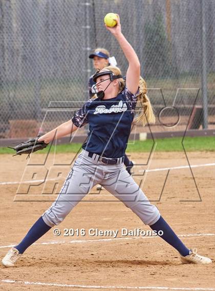 Thumbnail 1 in Columbine @ Chatfield photogallery.