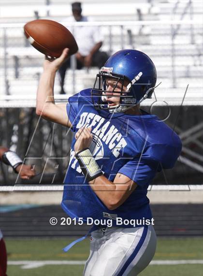 Thumbnail 2 in Lima Senior vs Defiance (Scrimmage) photogallery.