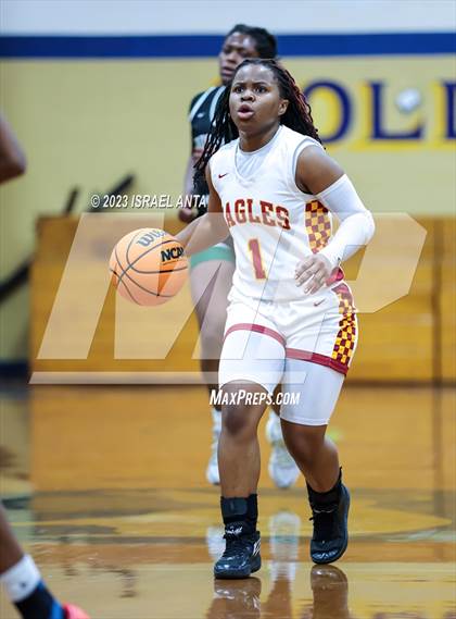 Thumbnail 2 in Durham Academy vs. Douglas Byrd (2023 Cumberland County Schools Holiday Classic Tournament) photogallery.