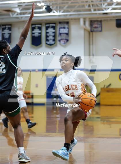 Thumbnail 2 in Durham Academy vs. Douglas Byrd (2023 Cumberland County Schools Holiday Classic Tournament) photogallery.