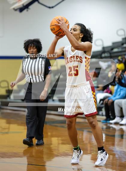 Thumbnail 2 in Durham Academy vs. Douglas Byrd (2023 Cumberland County Schools Holiday Classic Tournament) photogallery.