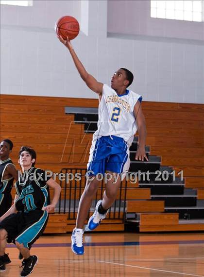 Thumbnail 2 in Pasadena Memorial vs Channelview (Soph) photogallery.