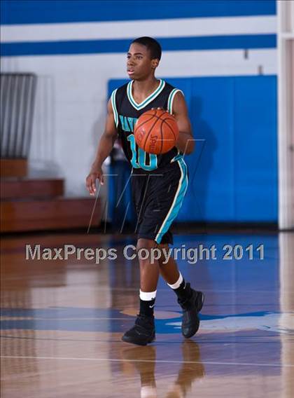 Thumbnail 2 in Pasadena Memorial vs Channelview (Soph) photogallery.