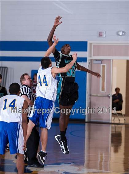 Thumbnail 1 in Pasadena Memorial vs Channelview (Soph) photogallery.