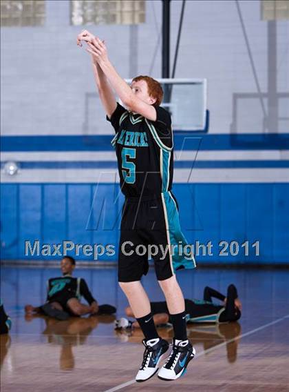 Thumbnail 1 in Pasadena Memorial vs Channelview (Soph) photogallery.
