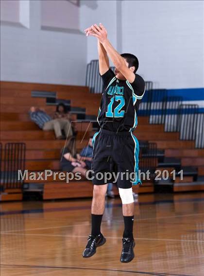 Thumbnail 3 in Pasadena Memorial vs Channelview (Soph) photogallery.