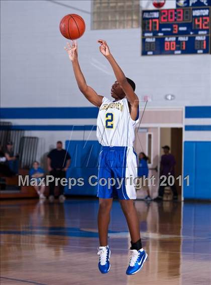Thumbnail 3 in Pasadena Memorial vs Channelview (Soph) photogallery.