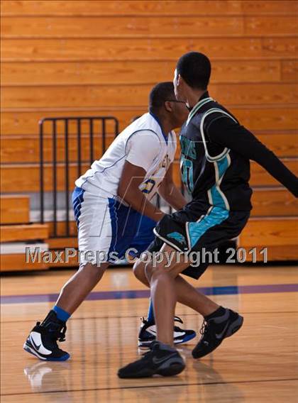 Thumbnail 2 in Pasadena Memorial vs Channelview (Soph) photogallery.