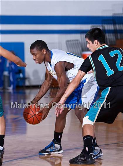 Thumbnail 3 in Pasadena Memorial vs Channelview (Soph) photogallery.
