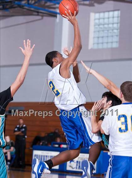 Thumbnail 1 in Pasadena Memorial vs Channelview (Soph) photogallery.