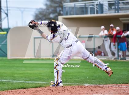 Thumbnail 2 in McAllen vs. Eagle Pass photogallery.