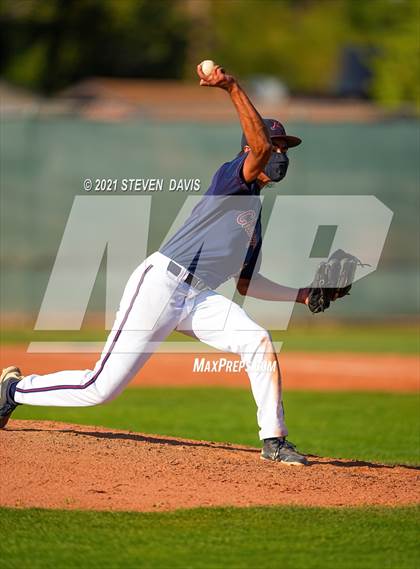 Thumbnail 1 in Cactus Shadows @ McClintock photogallery.
