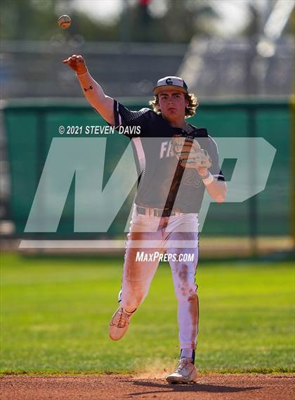Thumbnail 2 in Cactus Shadows @ McClintock photogallery.