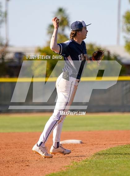 Thumbnail 1 in Cactus Shadows @ McClintock photogallery.