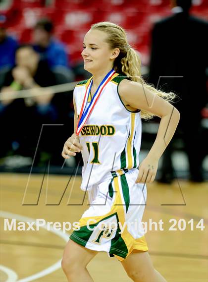 Thumbnail 3 in Pinewood vs. La Jolla Country Day (CIF D5 State Final) photogallery.