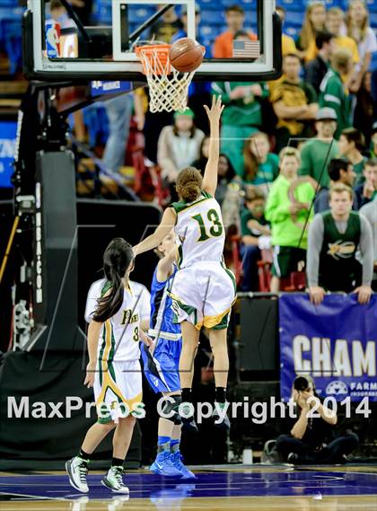 Thumbnail 2 in Pinewood vs. La Jolla Country Day (CIF D5 State Final) photogallery.