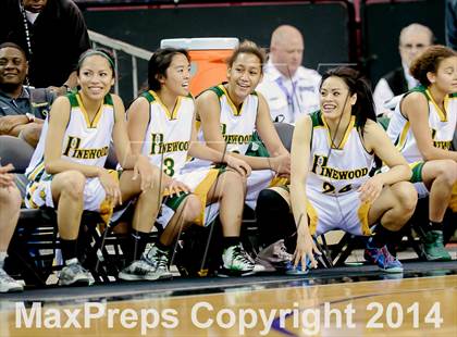 Thumbnail 2 in Pinewood vs. La Jolla Country Day (CIF D5 State Final) photogallery.