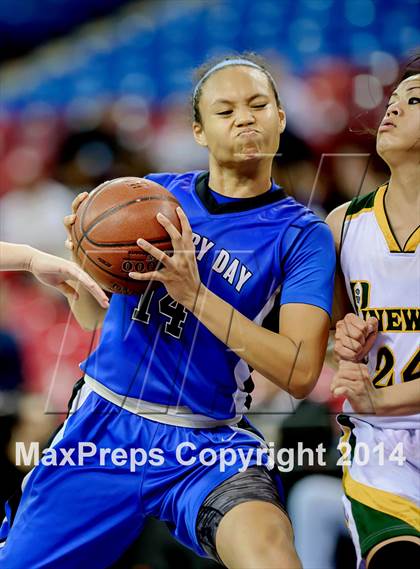 Thumbnail 1 in Pinewood vs. La Jolla Country Day (CIF D5 State Final) photogallery.
