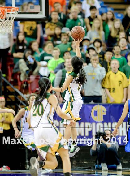 Thumbnail 2 in Pinewood vs. La Jolla Country Day (CIF D5 State Final) photogallery.