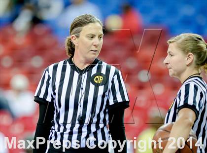 Thumbnail 3 in Pinewood vs. La Jolla Country Day (CIF D5 State Final) photogallery.
