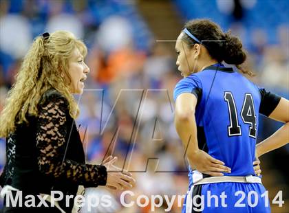 Thumbnail 3 in Pinewood vs. La Jolla Country Day (CIF D5 State Final) photogallery.