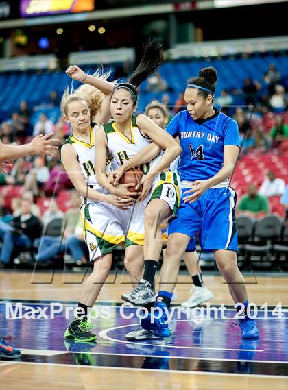 Thumbnail 1 in Pinewood vs. La Jolla Country Day (CIF D5 State Final) photogallery.