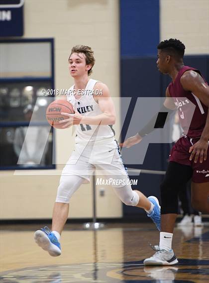 Thumbnail 3 in Berkeley Prep vs West Oaks photogallery.